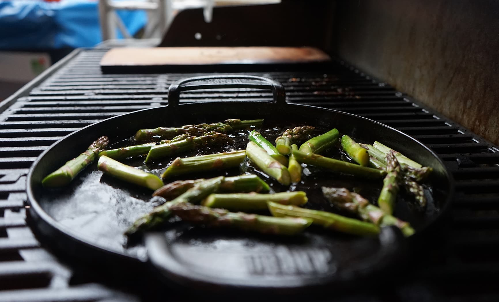 Grillzubehör wie Grillpfannen