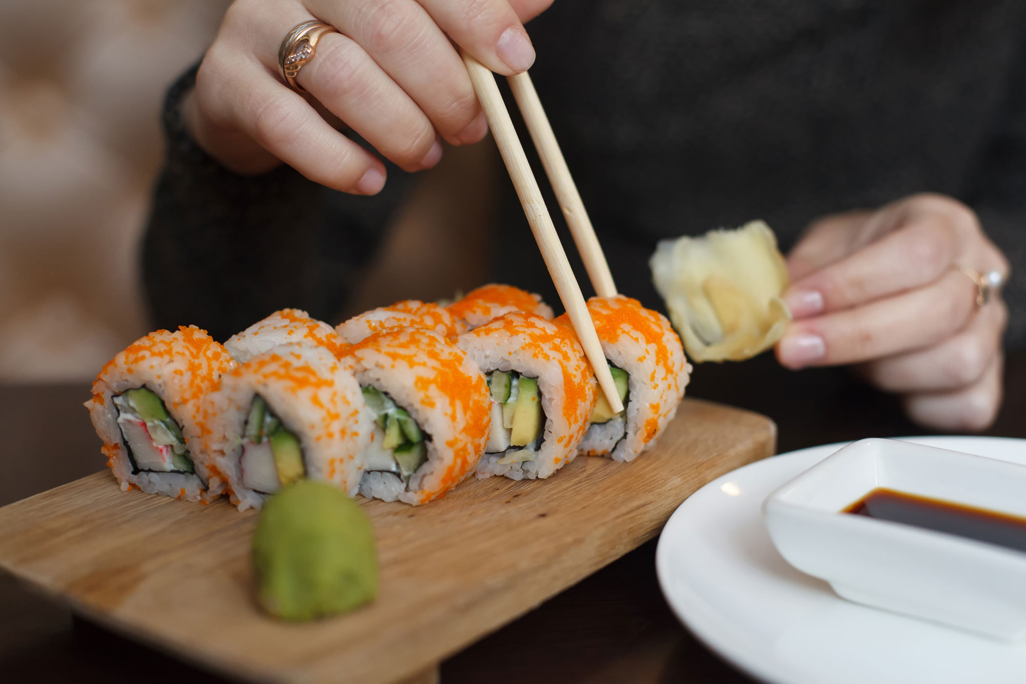 Sushi essen auf Street Food Festival