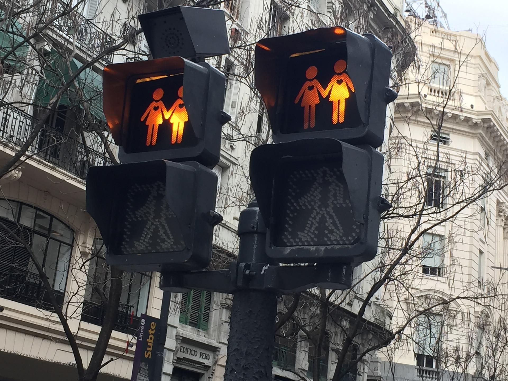 Ampeln mit zwei homosexuellen Pärchen