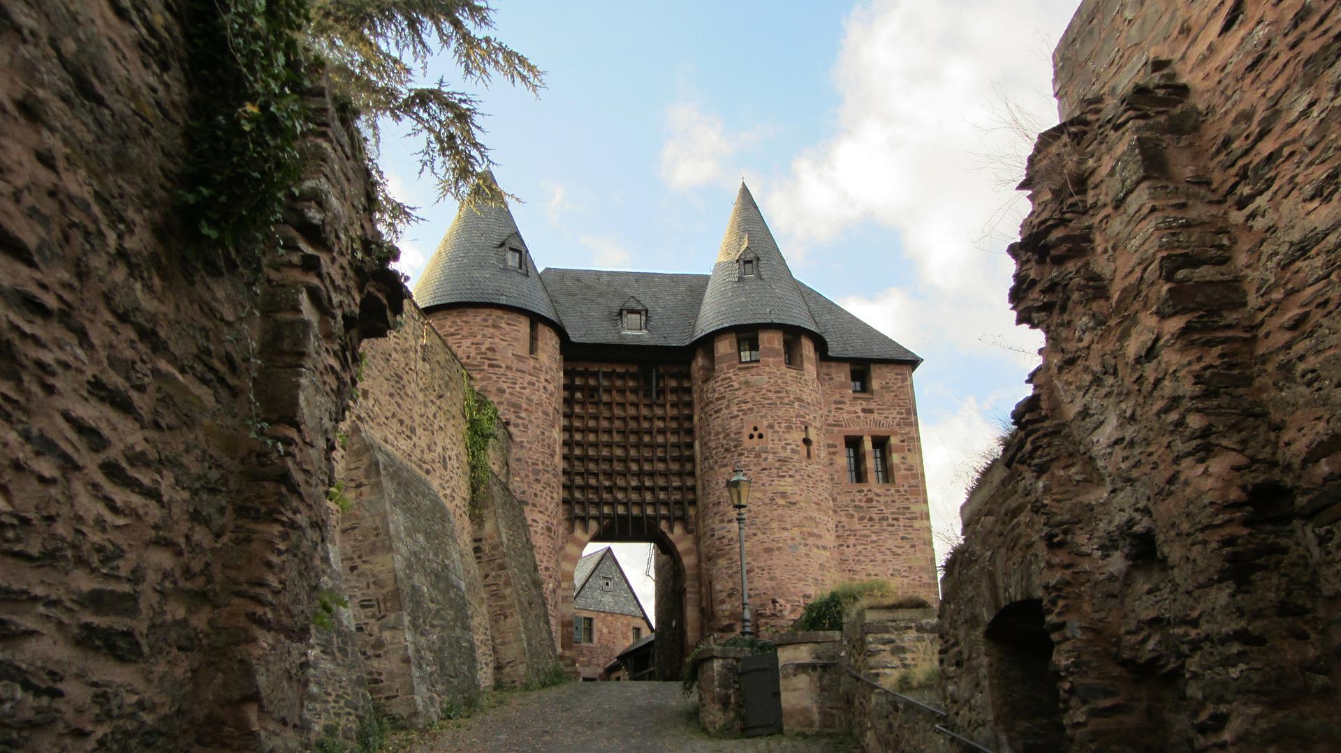 Burg Hengenbach in Heimbach