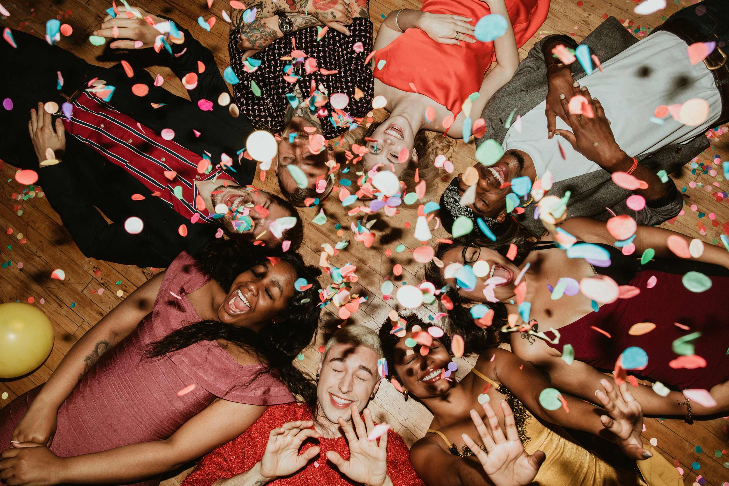 Konfettiregen an Silvester 2022