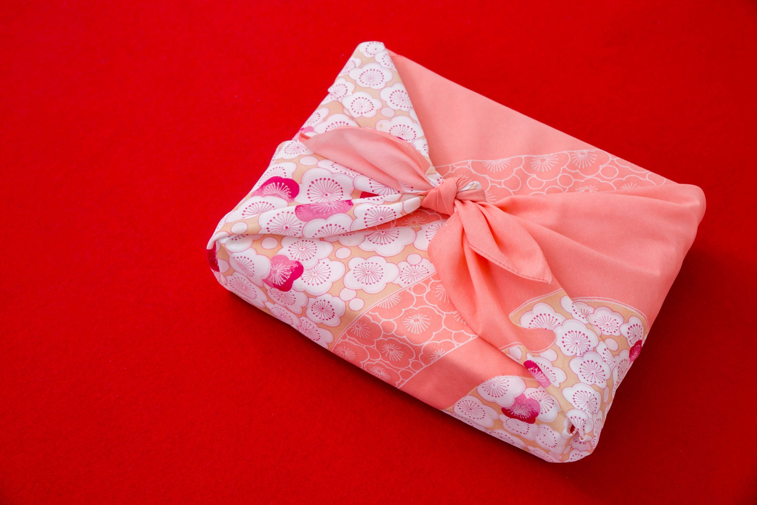 eingepacktes paket im typischen japan stil