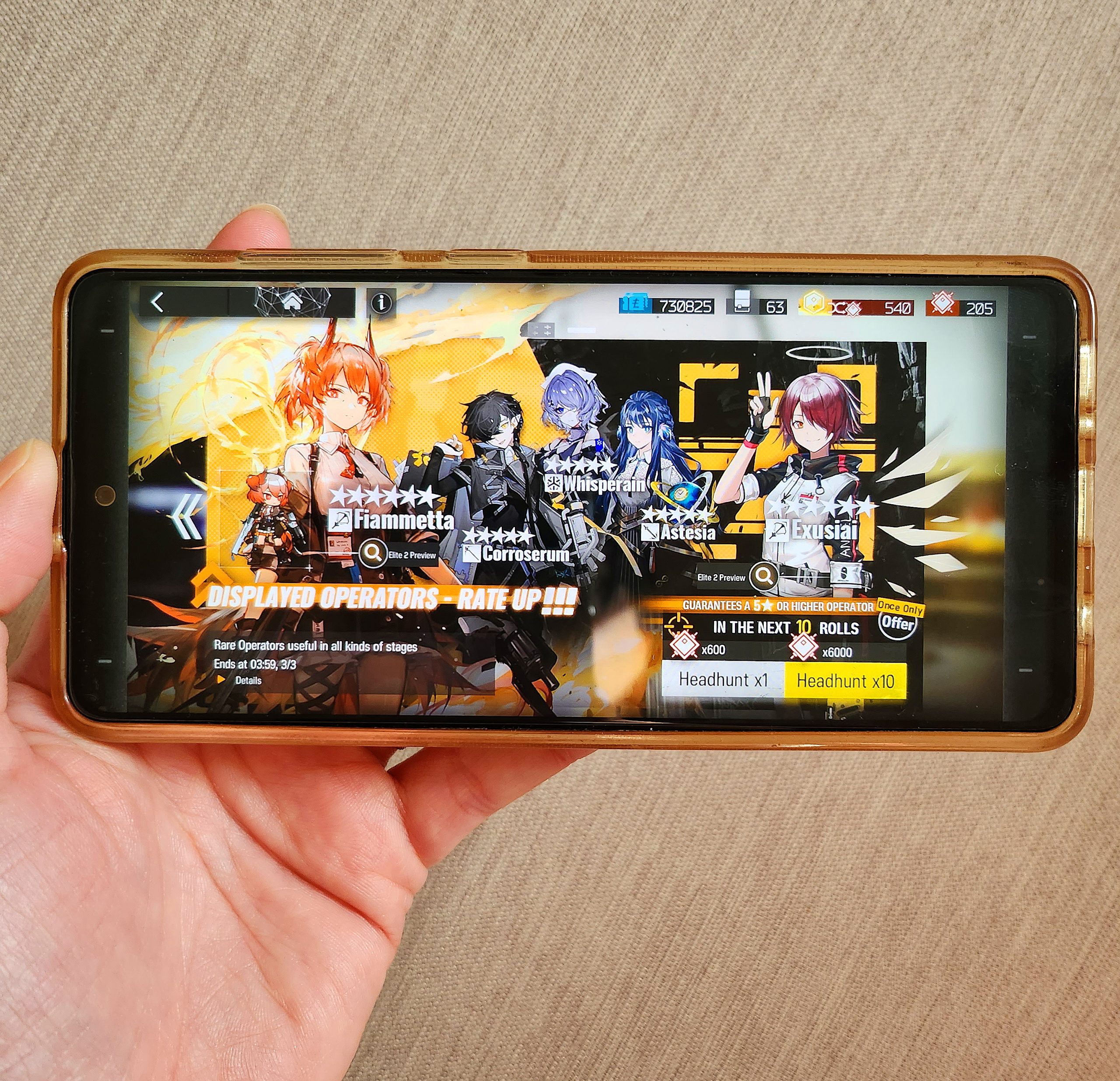 Der Banner mit verschiedenen Units im Handy Mobile Game Arknights