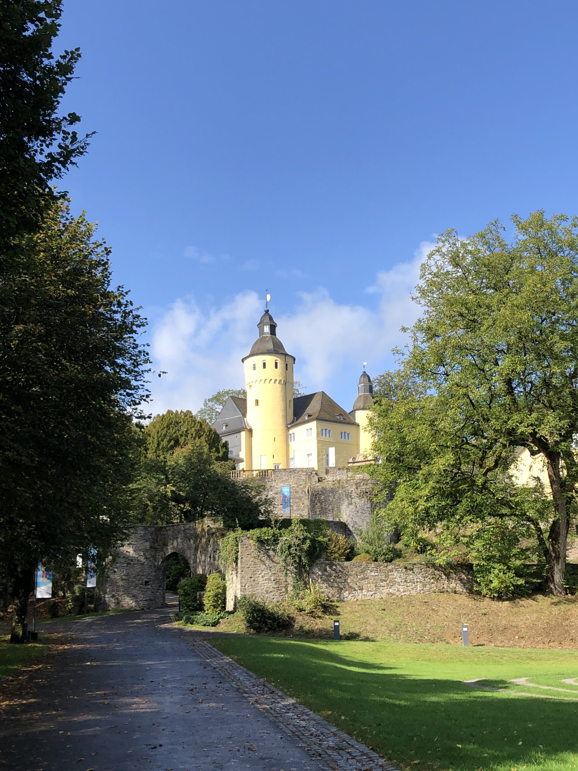 Im 17. Jahrhundert Regierungssitz der Grafen zu Sayn-Wittgenstein, heute Museum: Das Schloss Homburg in Nümbrecht.