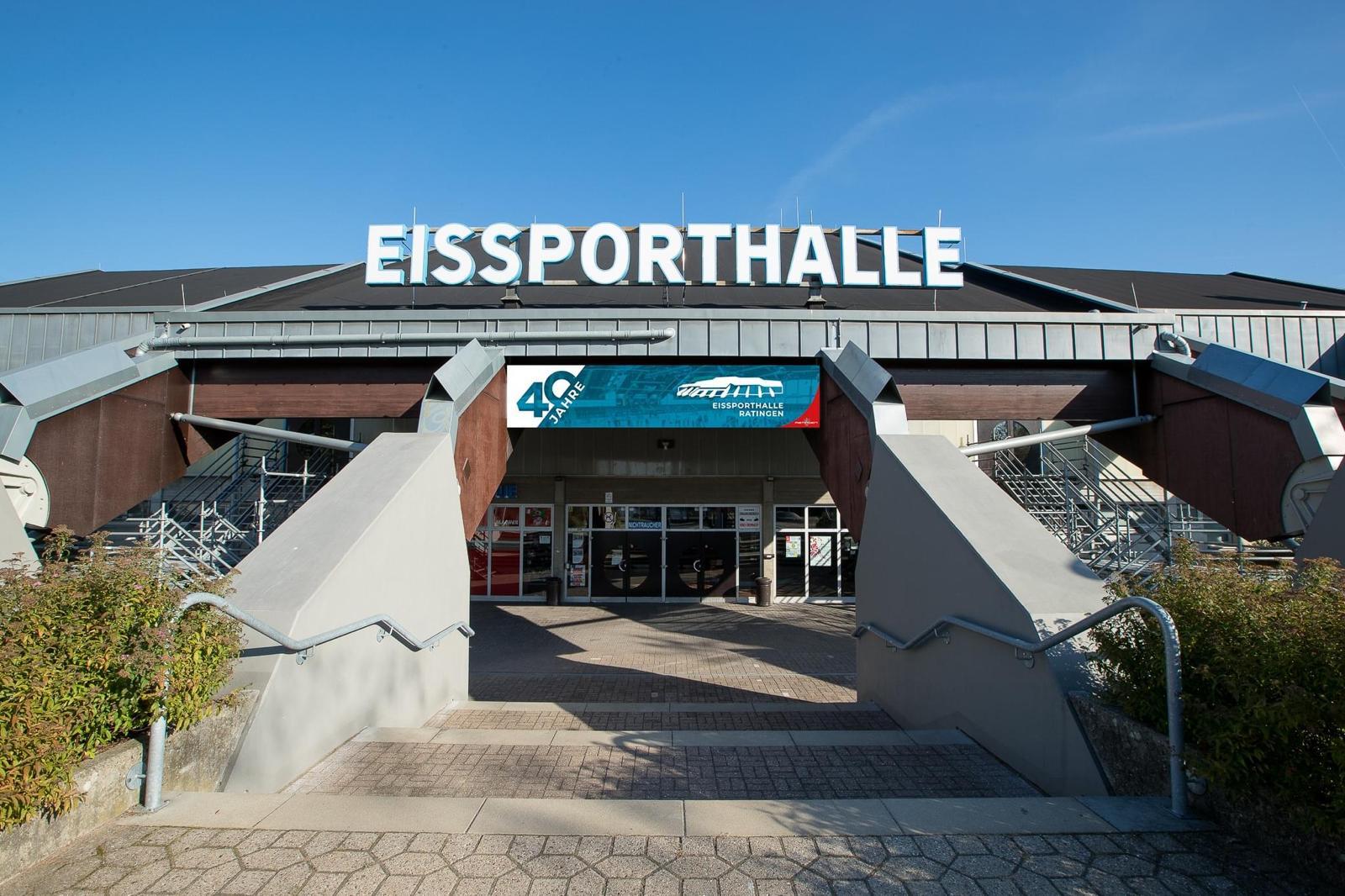 Eingang der Eissporthalle Ratingen