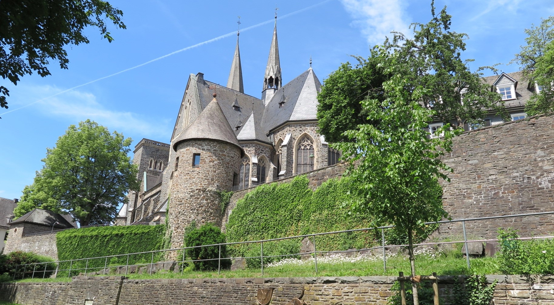 st martinus kirche in olpe von unten