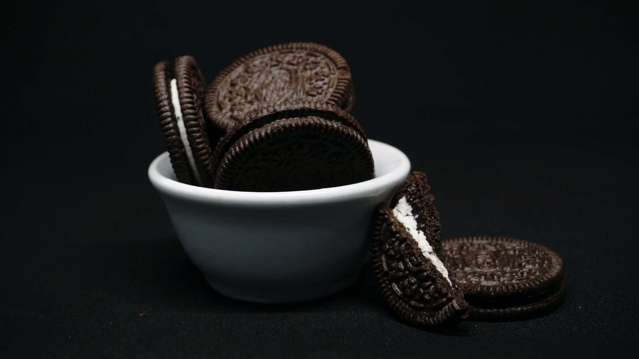 oreos in einer schale