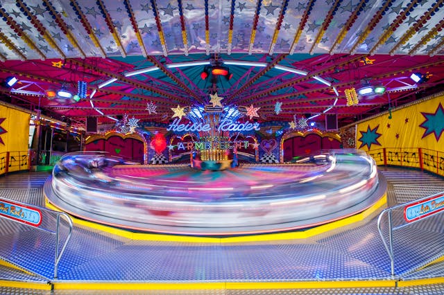 Fahrgeschäft auf einer Kirmes