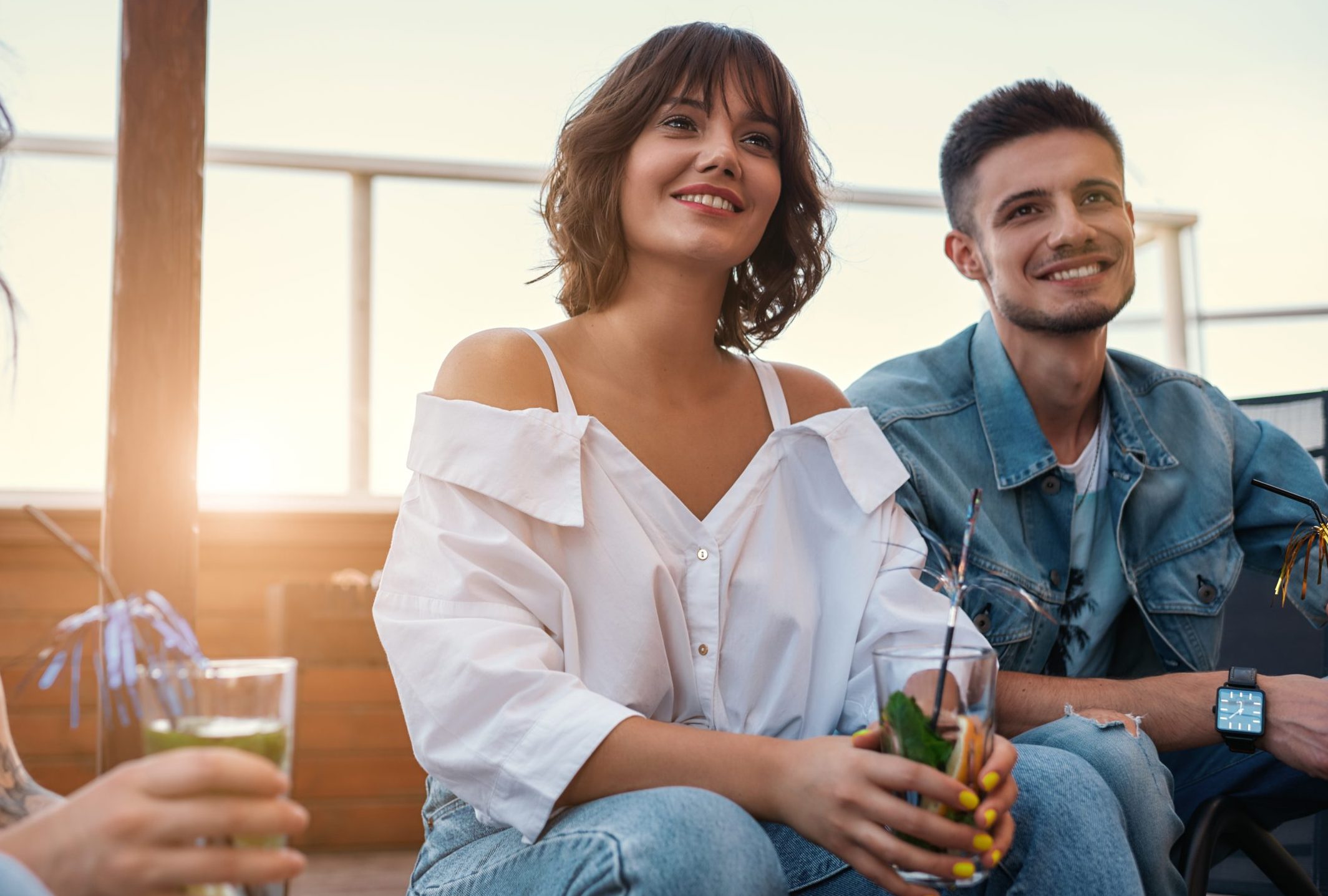Feierabend with a view: In diesen Rooftop-Bars in NRW macht ihr euch einen schönen Abend. Foto: Adobe Stock