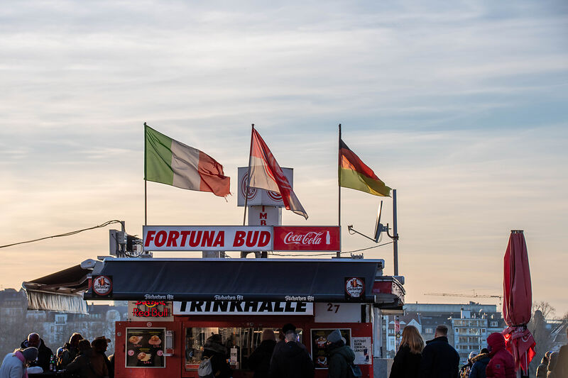 Fortuna-Büdchen am Düsseldorfer Rheinufer