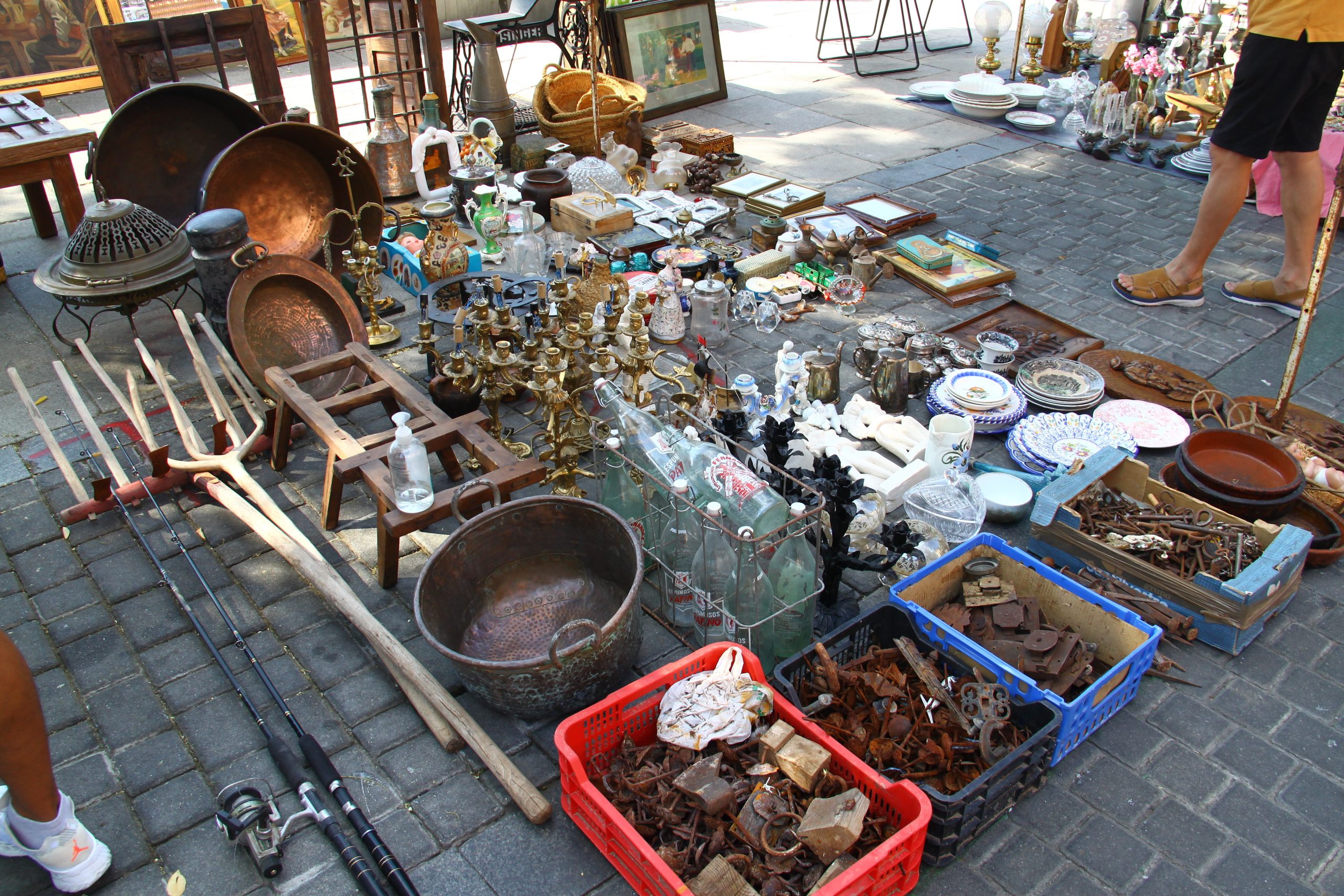 Warenauslage im Trödel